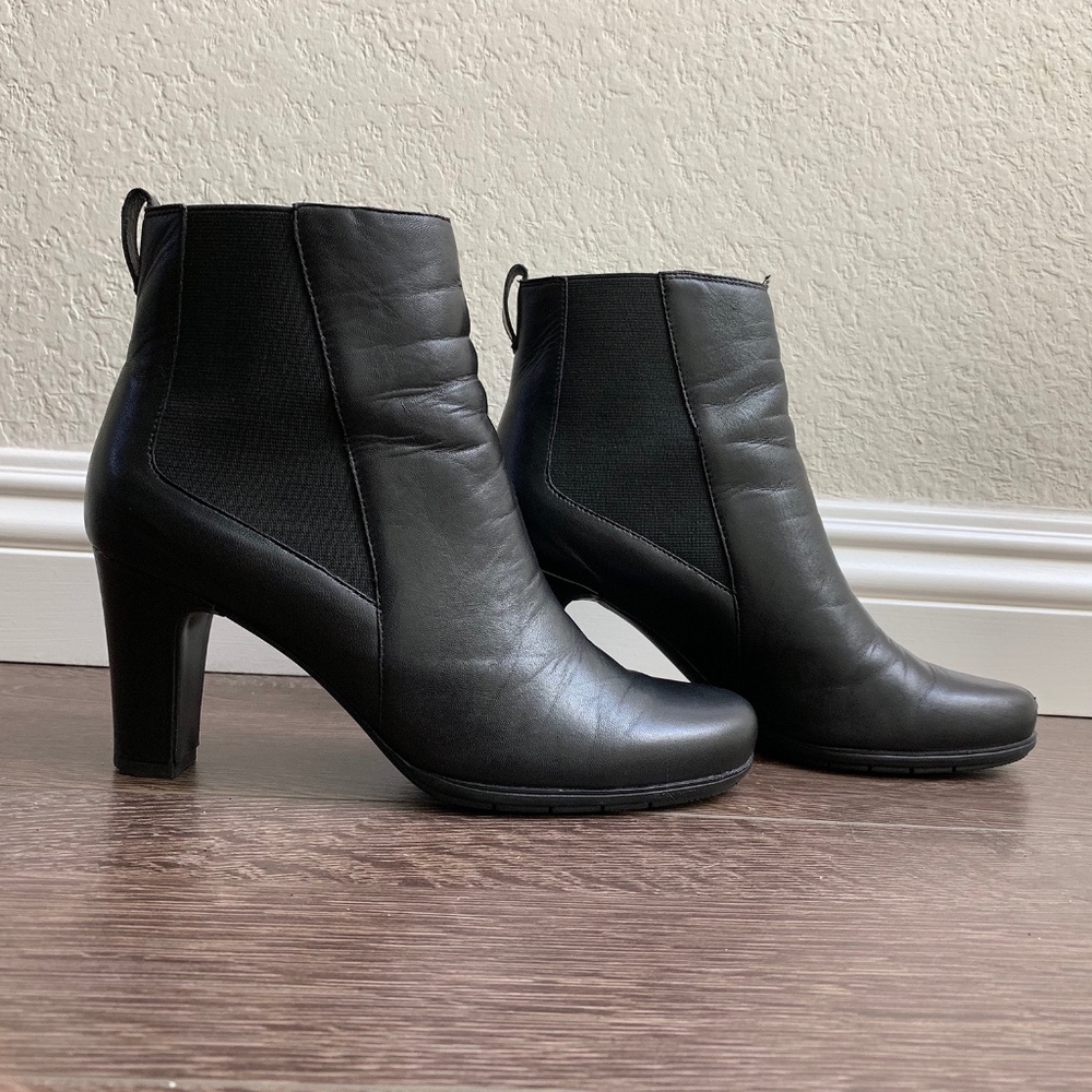 Rockport Total Motion Chelsea Boots 5.5W